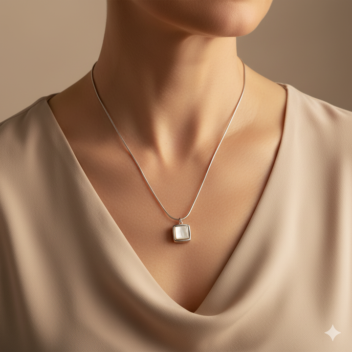 Riva Moonstone Pendant Necklace