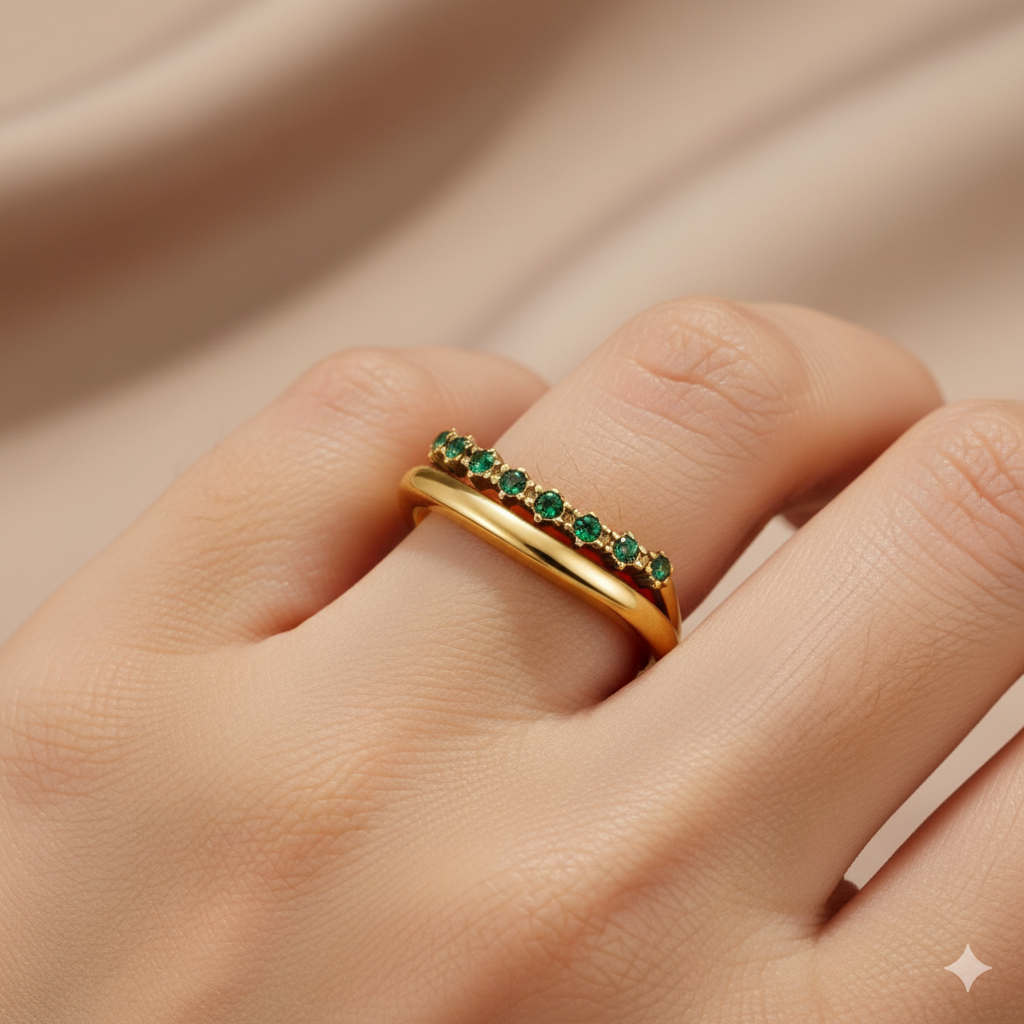 Mary - Emerald Green Layered Ring