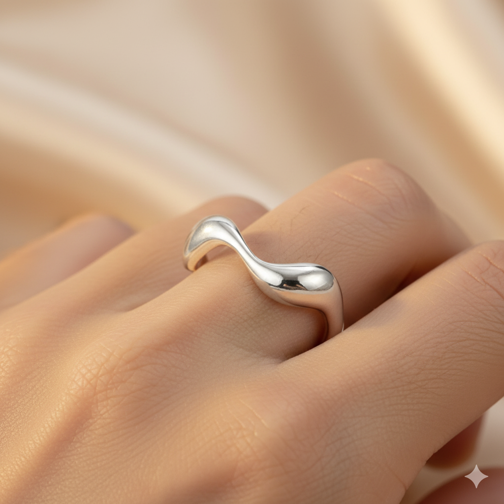 Waves - Minimalist Ring