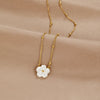 Weißes Blütenblumen-Halsband